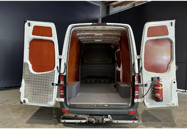 witte mercedes benz sprinter bus huren
